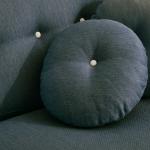 ソファと同素材のミニクッション