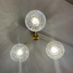 下からのアングル