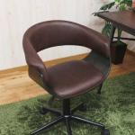 腕を置ける肘掛け付き