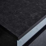 重厚感のあるブラックカラー