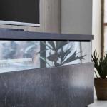 前板上部はガラス製