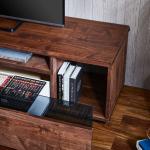 高さのある棚を設けました