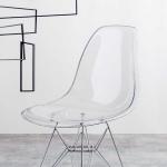 座面は背もたれと一体型