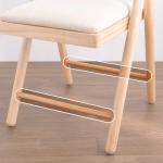 チェアの脚部には2本