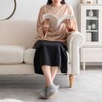 両サイドに配された肘置き