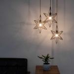 光りの陰影が映し出されます