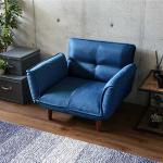 カジュアルなネイビー色