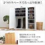 大小2つのスペースに分かれた収納場所