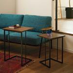 カラーは人気のウォールナット柄