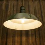 カーキ色のシェード