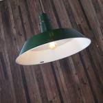 シェードの内側はホワイト色