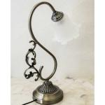 緩やかな曲線を描いたフレーム