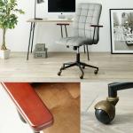 ゆったりと寄りかかれるロッキング機能付き