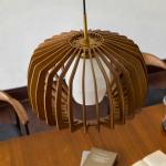 シェードの下部