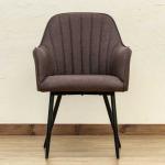 ブラウンの布張りダイニングチェア