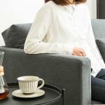 手をついて立ち上がりやすい