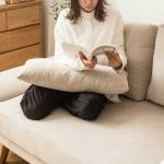 どんな姿勢で座っても広々と快適な広さ