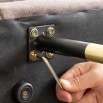 脚は簡単取付け