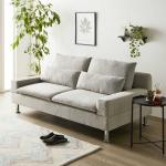 大人三人が並んで座れる