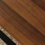 ウォールナットをイメージしたブラウンカラー