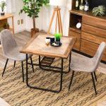 棚板は椅子に座った際に膝回りに窮屈感が出ない