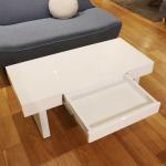 便利なラージサイズの収納付き