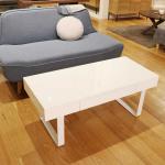 光沢ホワイトが綺麗なセンターテーブル