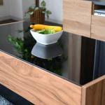 美しい木目ブラウンとブラックの相性が抜群