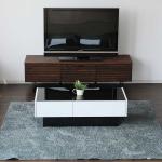 ブラックと光沢ホワイトの組み合わせ