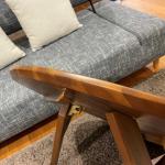 アカシア材の貼り合わせがとても美しい