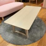 シンプルで使いやすい王道系テーブル