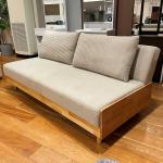 ナチュラルカラーの天然木製