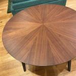 呆れるくらいに美麗なウォールナット天板