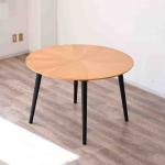 豪華な雰囲気の丸型ダイニングテーブル