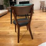 フレームは天然木ラバーウッド