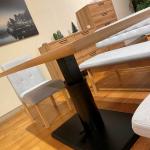 天板は厚みがあり豪華