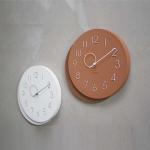 アイボリーとブラウンの2色