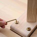 付属のボルトで留めるだけ