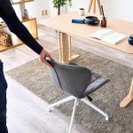 座る際に引きやすい