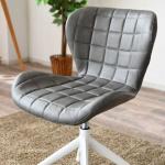 体を包むように内側にアール