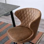 体を包み込むようなフォルム