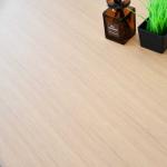 天板は高級木材のオークを使用