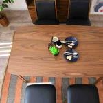 大胆で豪快な木目部分を採用