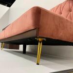 ゴールドカラーの脚