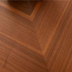 キュートなデザインとは裏腹にな高級素材のウォールナット製