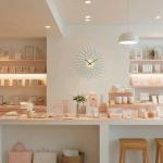 ゴールド立体的デザイン壁掛け時計の設置例