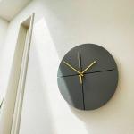 シルバーがかっこいいモダン壁掛け時計