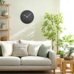 モダンアートな黒ブラック壁掛け時計の設置例