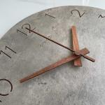 ブラウンの木製針が高級感