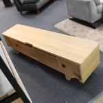 コードを巻いてスッキリできる金具